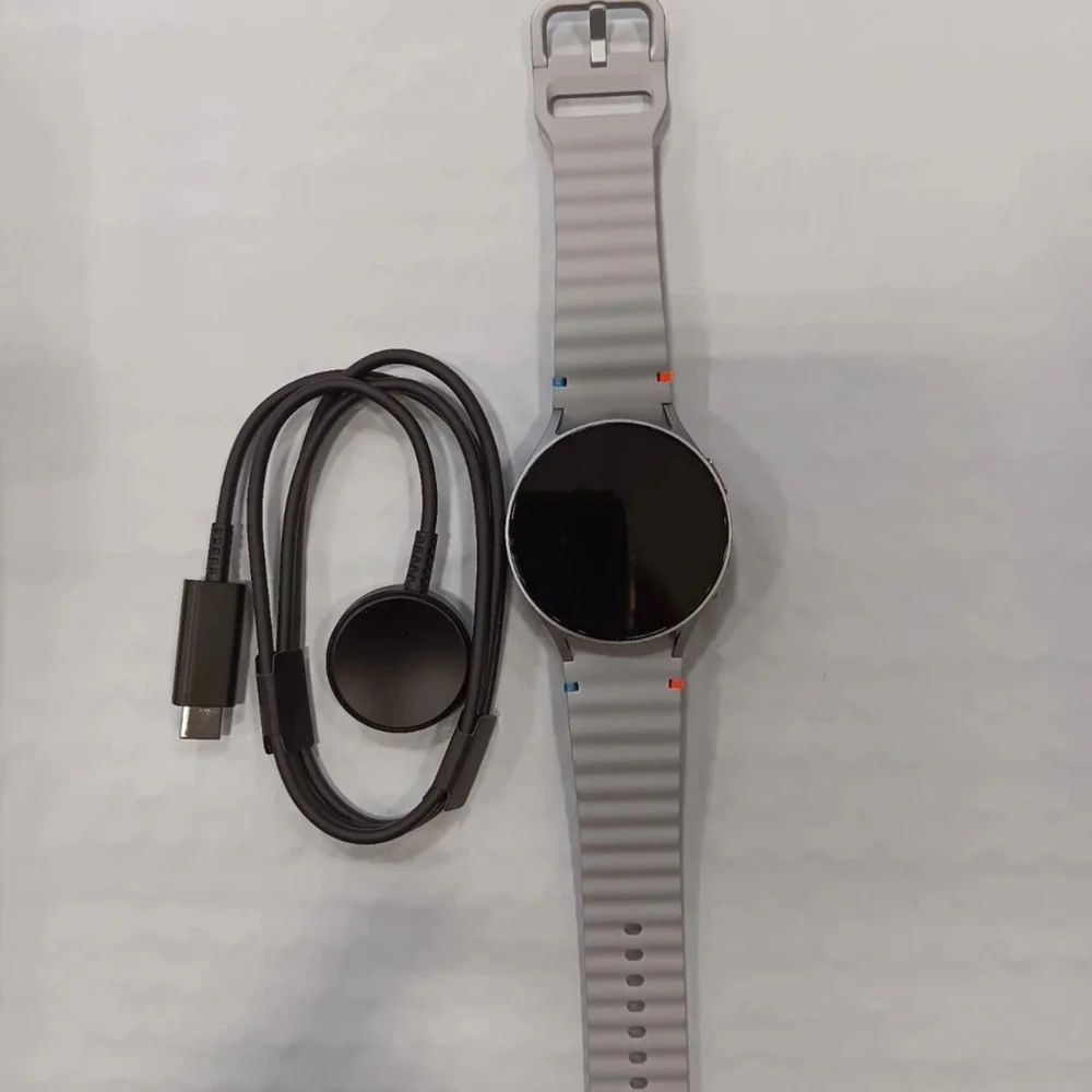 Samsung Galaxy Watch7 with Sleek Gray Band